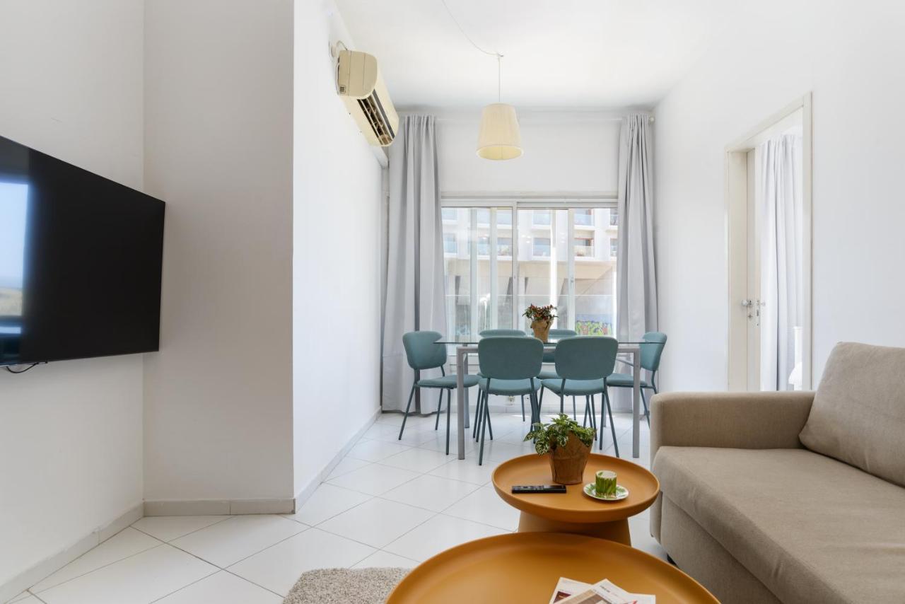 Sea View 2 Bedroom Apartment With Bomb Shelter Тел Авив Екстериор снимка