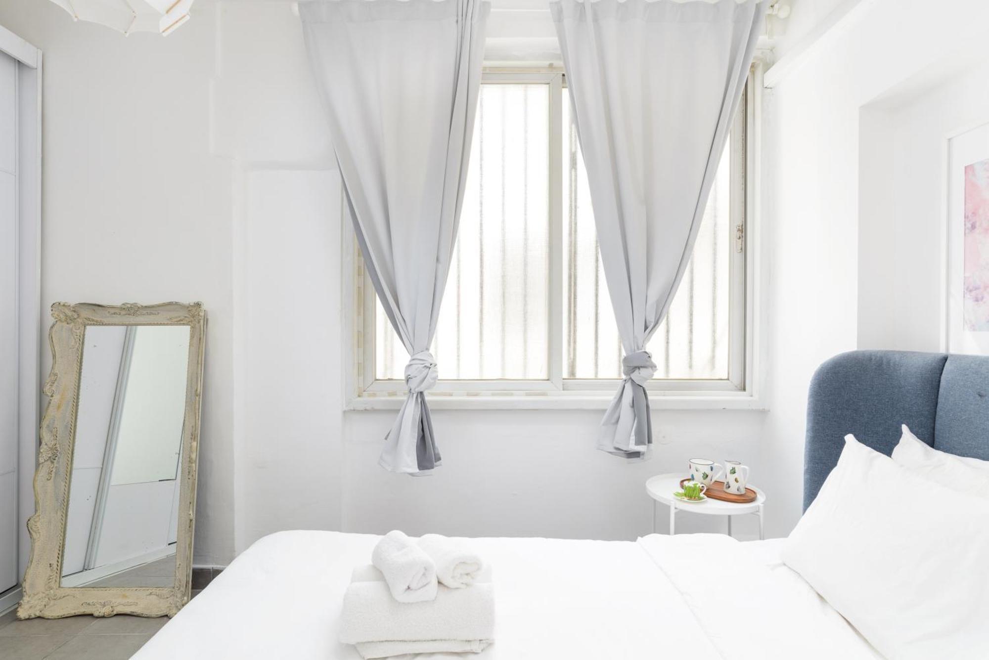 Sea View 2 Bedroom Apartment With Bomb Shelter Тел Авив Екстериор снимка